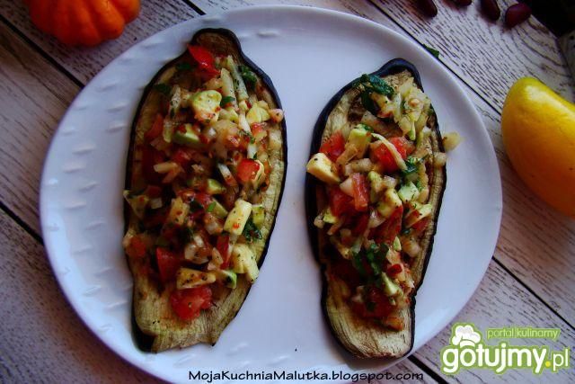 Grillowany bakłażan z warzywną salsą  Grillowany bakłażan z warzywną salsą