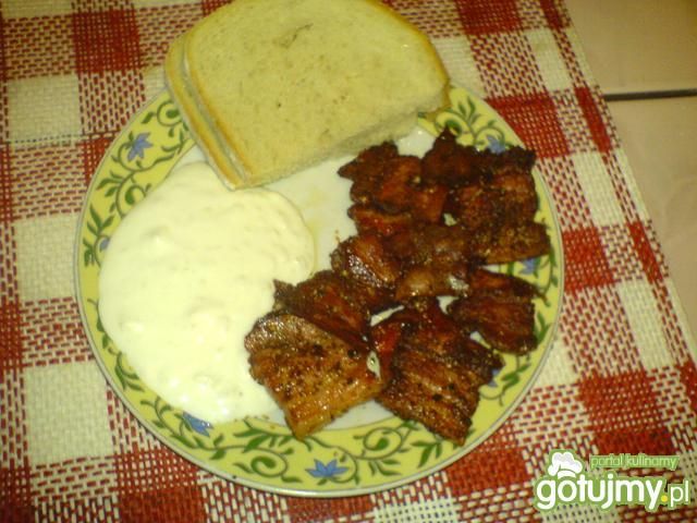 Grillowany boczuś z dipem czosnkowym Grillowany boczuś z dipem czosnkowym