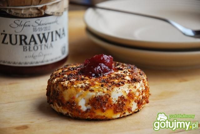 Grillowany camembert z żurawiną Grillowany camembert z żurawiną