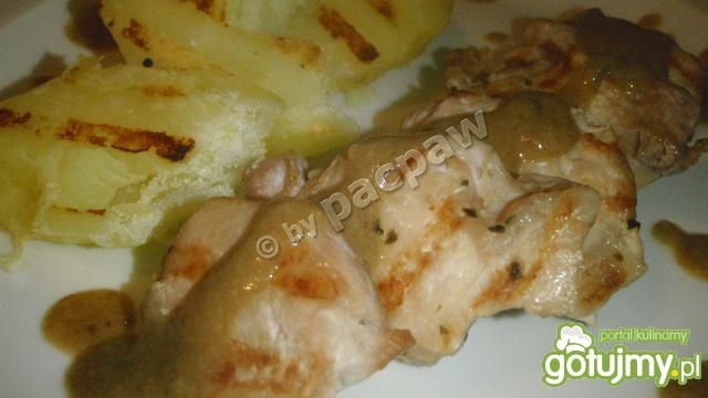 Grillowany comber króliczy z sosem 