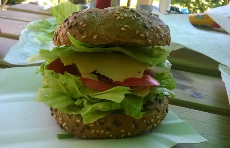 Grillowany domowy kurczakoburger Grillowany domowy kurczakoburger