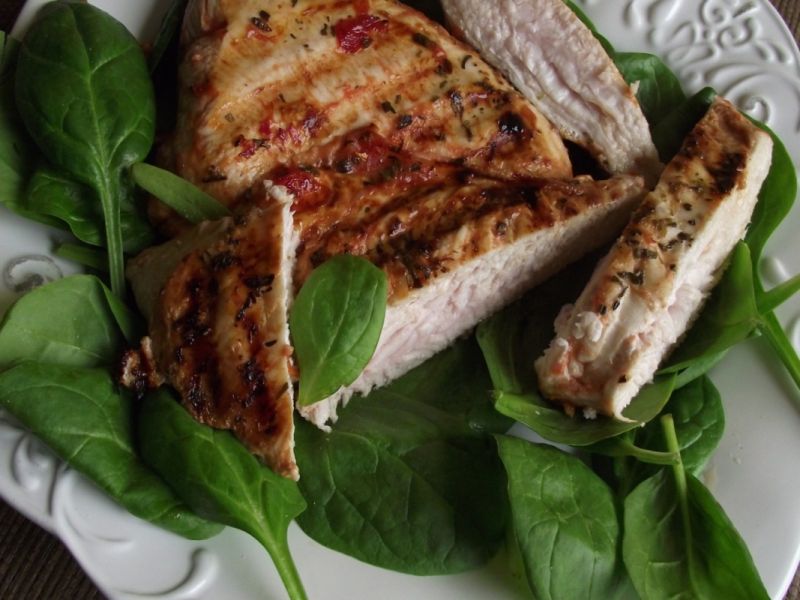 Grillowany filet z indyka w pomidorach - na ostro  Grillowany filet z indyka w pomidorach - na ostro