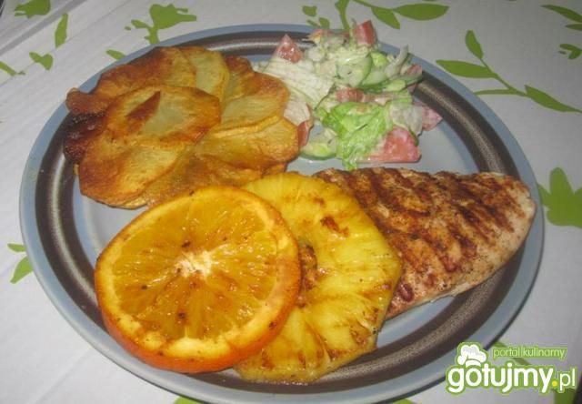 Grillowany filet z kurczaka z owocami Grillowany filet z kurczaka z owocami
