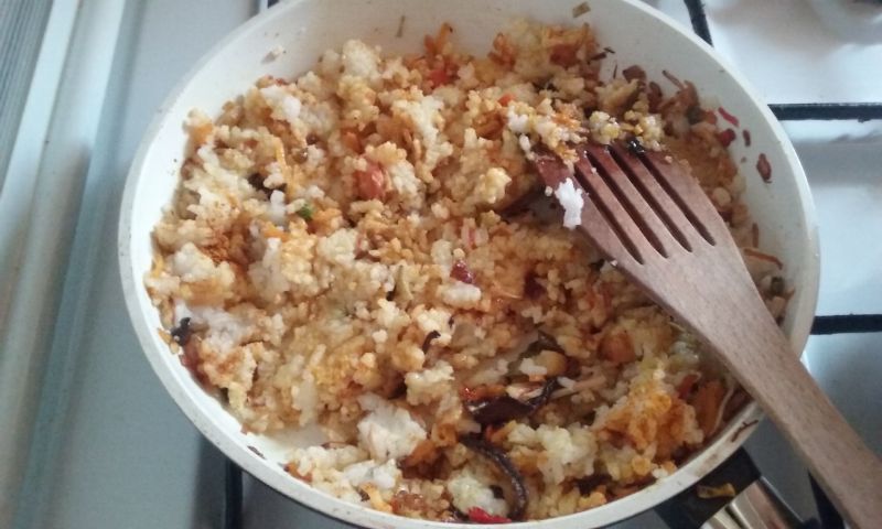 Grillowany indyk z ryżem curry i warzywami