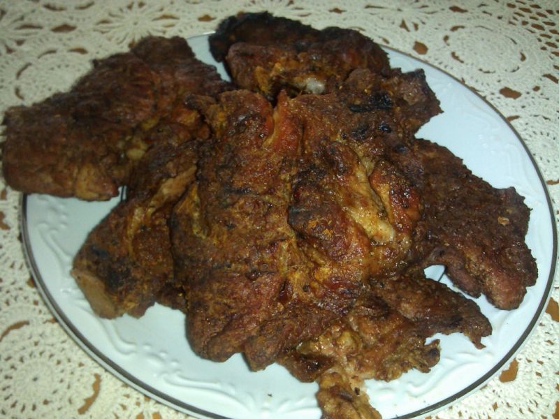 Grillowany karczek w miodowej marynacie 