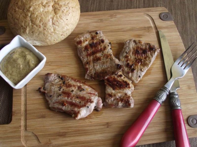 Grillowany karczek z pieprzem pomarańczowym 