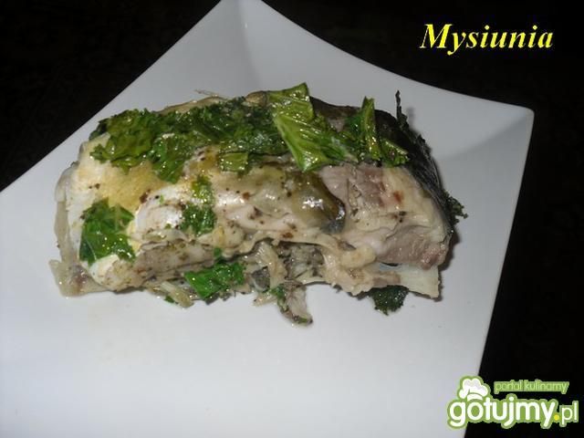 Grillowany karp z jarmużem