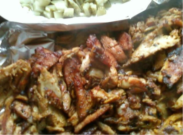 Grillowany kebab z kiełbaską 