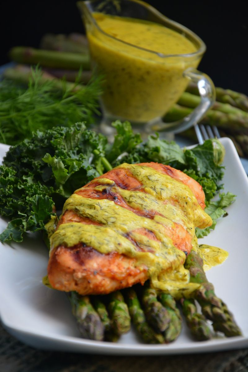 Grillowany kurczak i szparagi w sosie cytrynowym