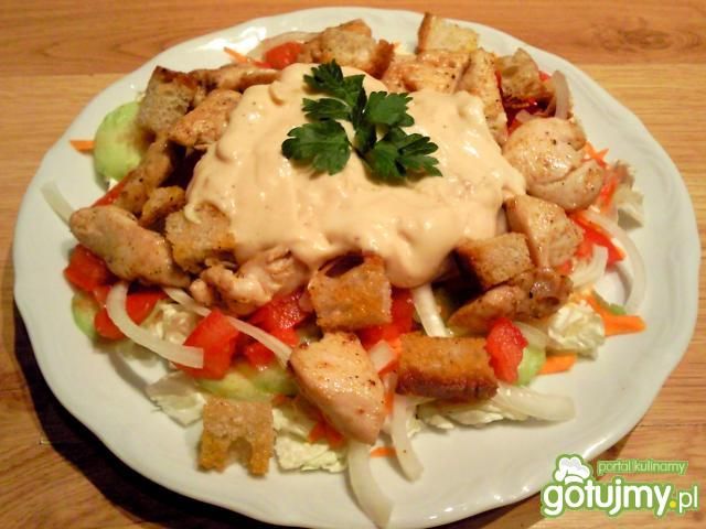 Grillowany kurczak na sałatce