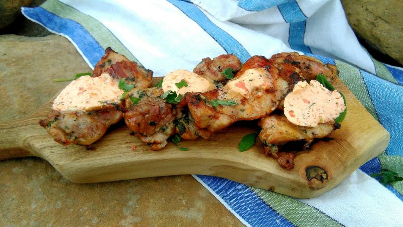 Grillowany kurczak z pomidorowym masłem Grillowany kurczak z pomidorowym masłem