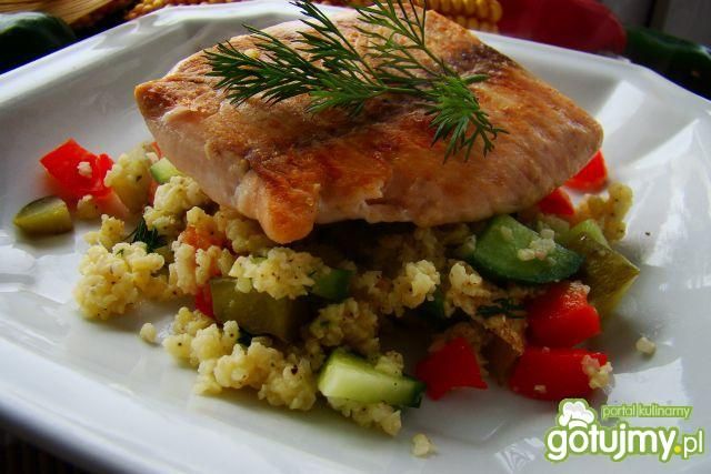 Grillowany łosoś z kaszą jaglaną  Grillowany łosoś z kaszą jaglaną