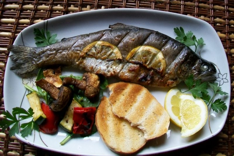 Grillowany pstrąg