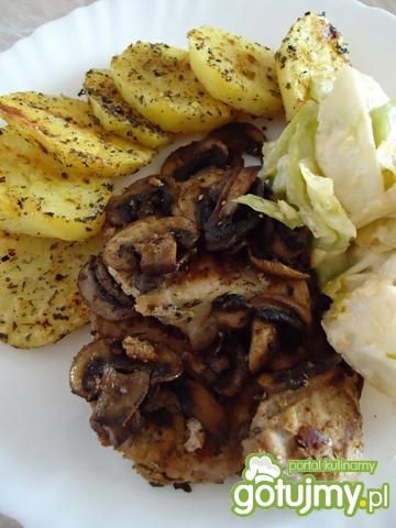 Grillowany schab z pieczarkami Grillowany schab z pieczarkami