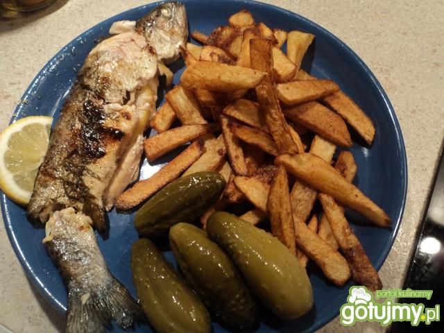 Grilowany pstrąg z cytryną Grilowany pstrąg z cytryną
