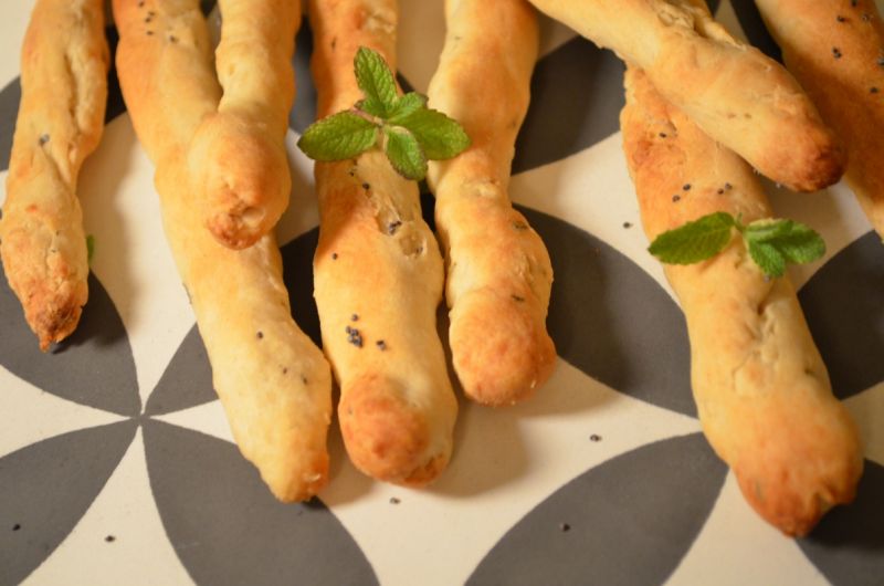 Grissini z tymiankiem Grissini z tymiankiem