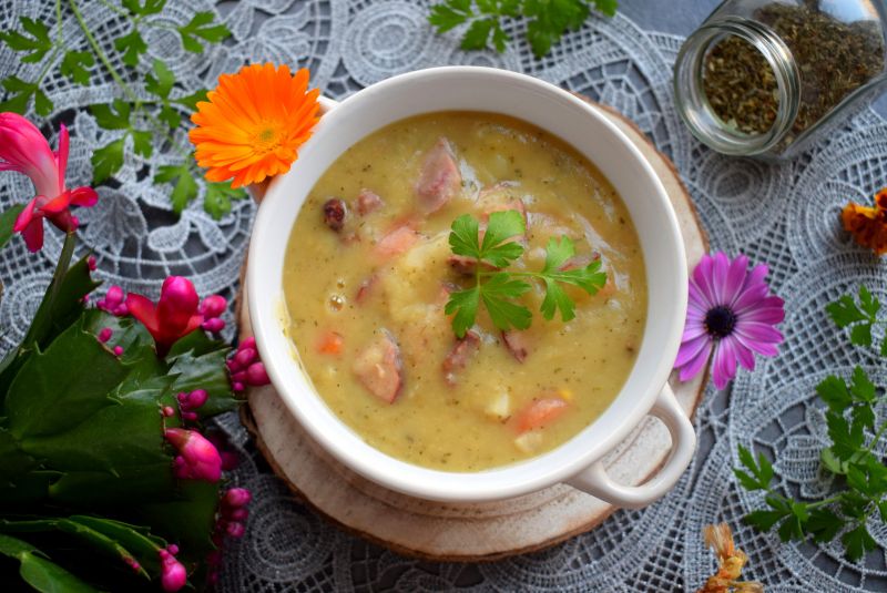 Grochówka na wędzonce