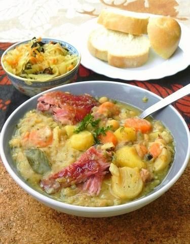 Grochówka na wędzonce- smaki dziećiństwa