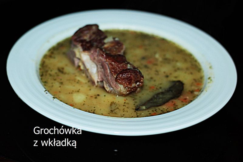 Grochówka na wędzonych kościach