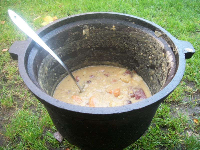 Grochówka z kociołka Grochówka z kociołka