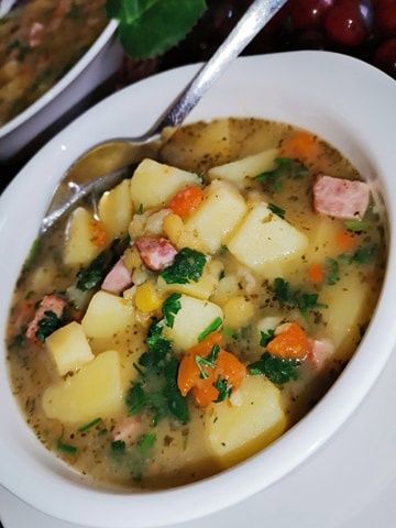 Grochówka z połówkami grochu. Grochówka z połówkami grochu.