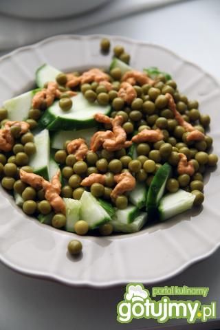 Groszek i ogórek z musem z łososia Groszek i ogórek z musem z łososia