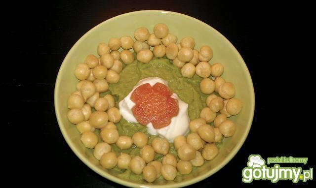 Groszkowa zupa krem z groszkiem ptysiowy