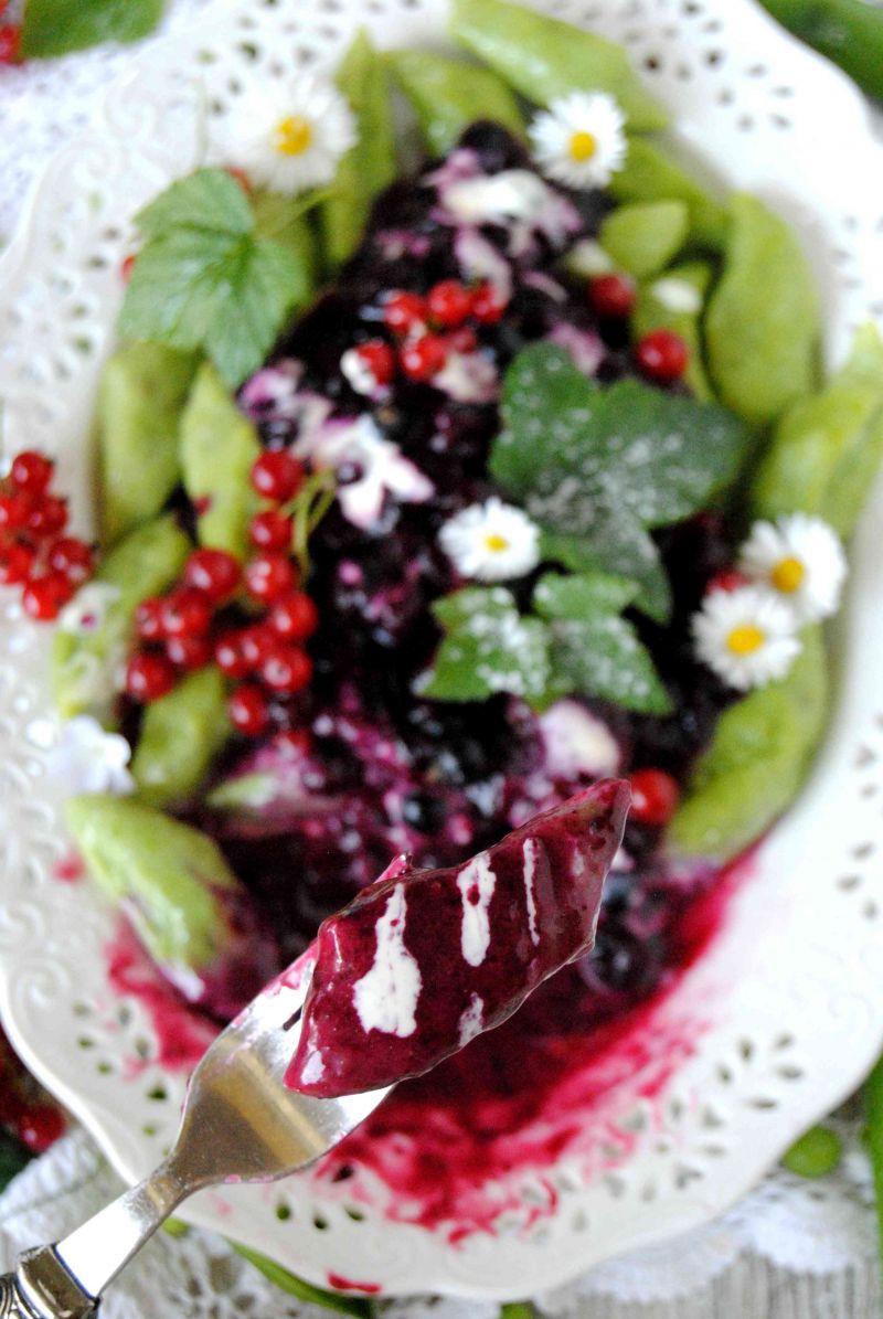 Groszkowe kopytka z porzeczkowym musem Groszkowe kopytka z porzeczkowym musem