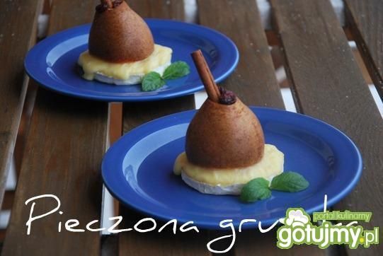 Gruszka z serem pleśniowym i żurawiną Gruszka z serem pleśniowym i żurawiną