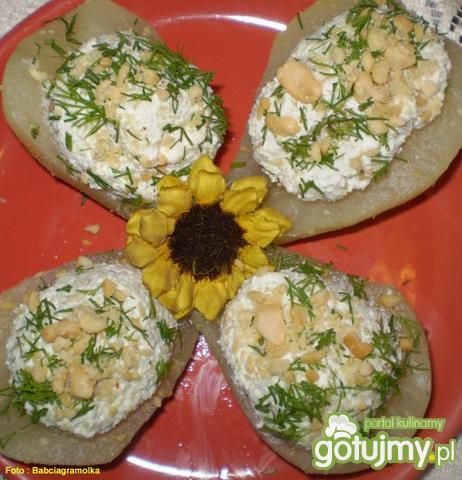 Gruszki faszerowane serem pleśniowym 