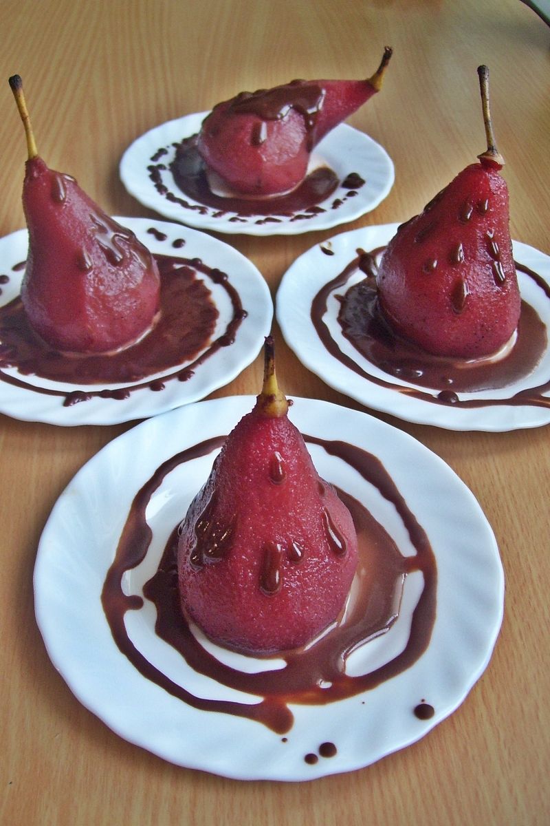 Gruszki w winie z czekoladą