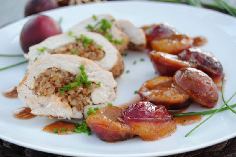 Gryczana kieszeń w rozgrzewającym sosie śliwkowym Gryczana kieszeń w rozgrzewającym sosie śliwkowym