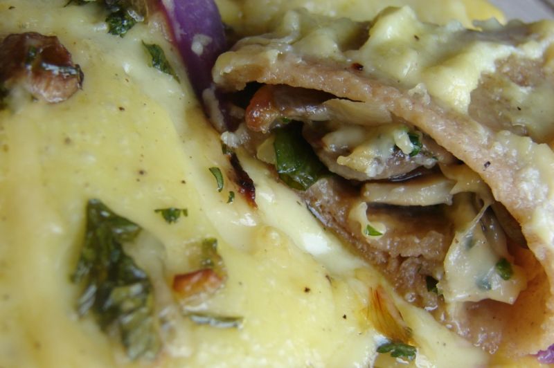 Gryczane naleśniki pod pierzynką Gryczane naleśniki pod pierzynką