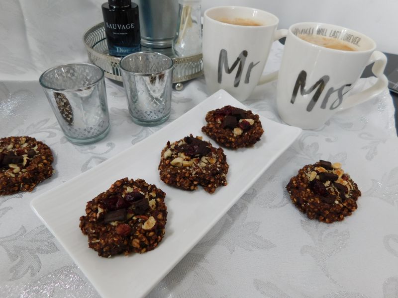 Gryczane ciasteczka z orzechami i czekoladą  Gryczane ciasteczka z orzechami i czekoladą