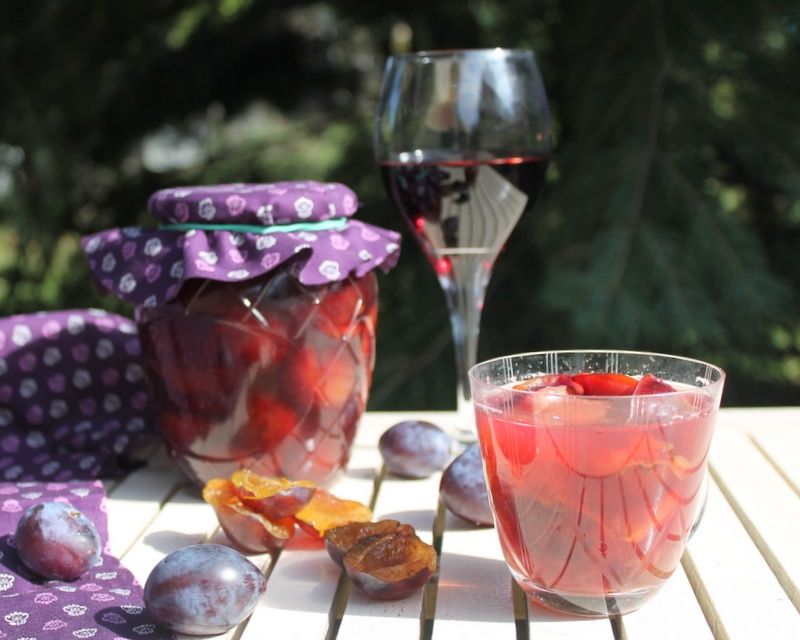 Grzaniec ze śliwek z winem Grzaniec ze śliwek z winem