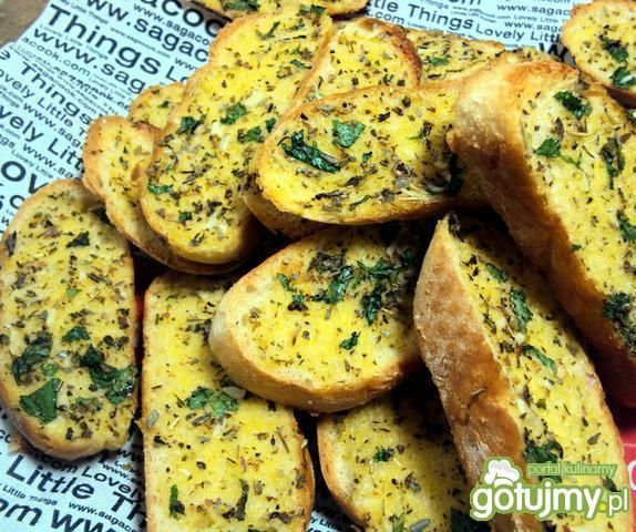 Grzanki czosnkowe z oregano i natką piet Grzanki czosnkowe z oregano i natką piet