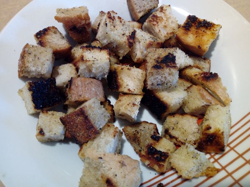 Grzanki majerankowo - czosnkowe