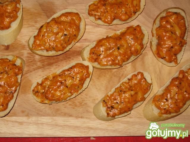 Grzanki serowe z ketchupem