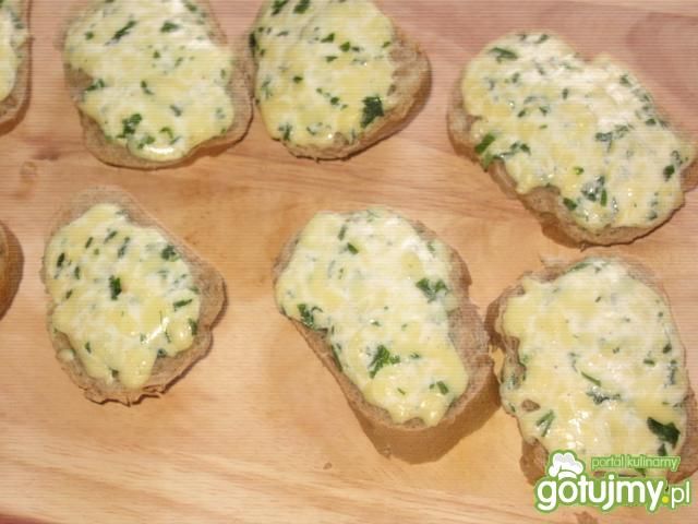 Grzanki serowe z natką Grzanki serowe z natką