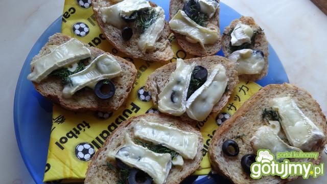 Grzanki z bułeczki grahamki Grzanki z bułeczki grahamki