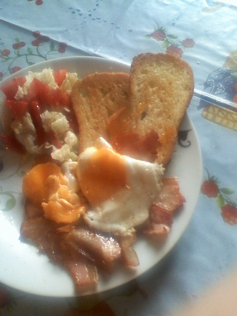 Grzanki z jajkiem Grzanki z jajkiem