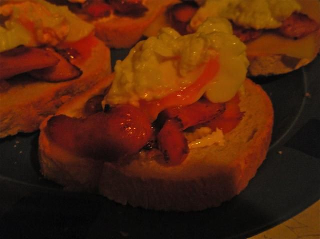 Grzanki z jajkiem po francusku