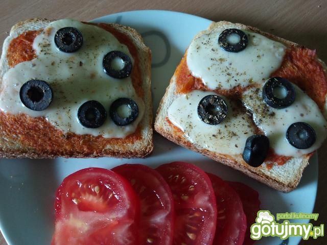 Grzanki z pesto i mozzarellą Grzanki z pesto i mozzarellą