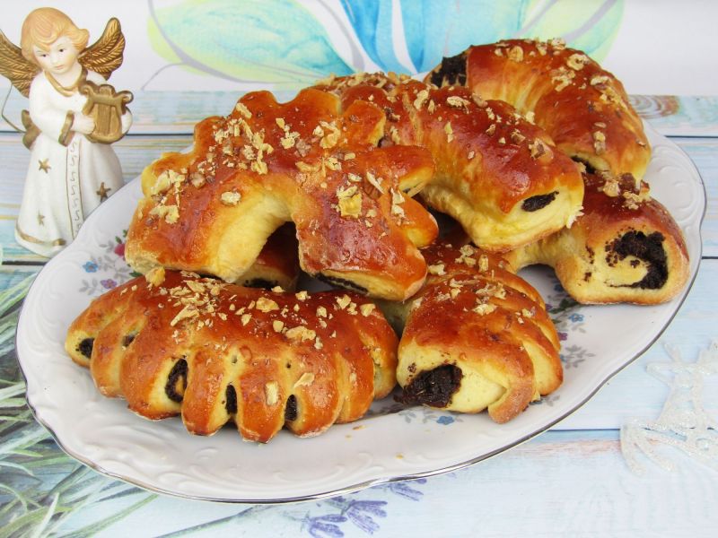 Grzebyki drożdżowe z makiem 