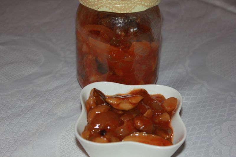 Grzybki w sosie pomidorowym 