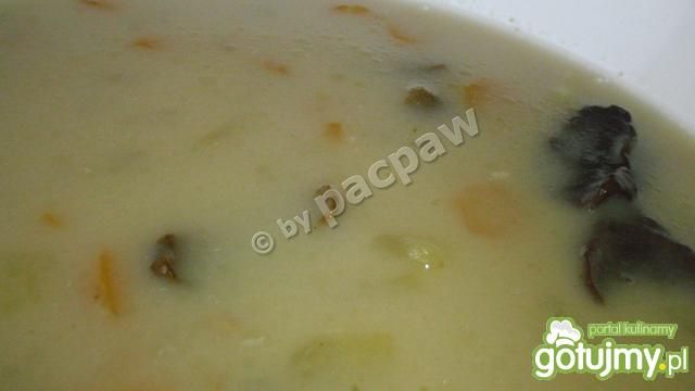 Grzybowa zabielana gotowana na schabie Grzybowa zabielana gotowana na schabie