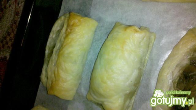 Grzybowe paszteciki z ciasta francuskieg Grzybowe paszteciki z ciasta francuskieg