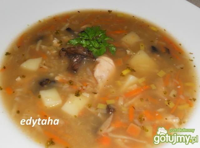 Grzybowy krupnik z kaszy perłowej Grzybowy krupnik z kaszy perłowej