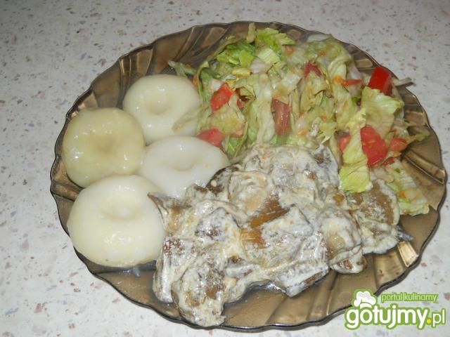 Grzyby leśne w śmietanie +kluski śląskie Grzyby leśne w śmietanie +kluski śląskie