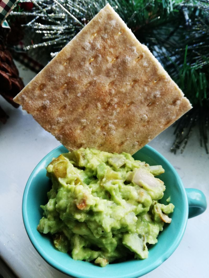 Guacamole z avocado i ogórkiem Guacamole z avocado i ogórkiem